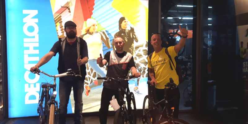 Decathlon Den Haag sponsort fietsen aan ‘fiets voor niets’