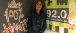 Elly Burgering van Stichting Straat Consulaat in het radioprogramma De Goede Zaak op Den Haag FM