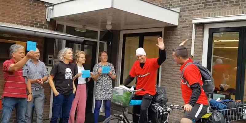 Ex-verslaafden fietsen Nederland door om jeugd te informeren
