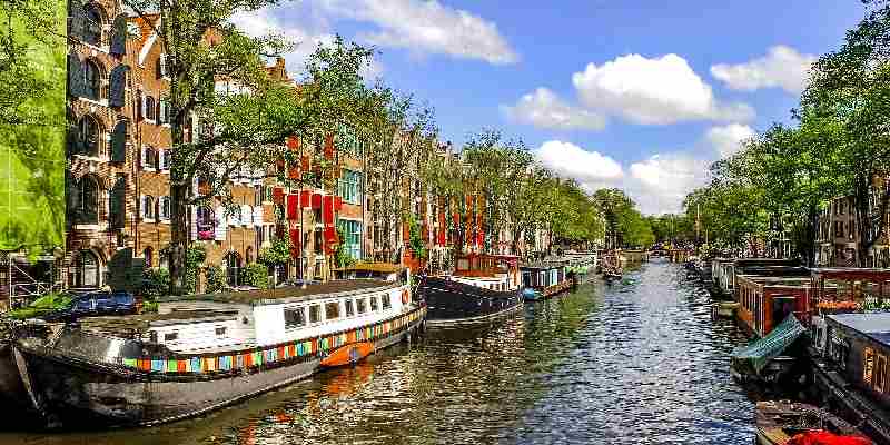 Ruim drie keer zoveel aanmeldingen van economisch daklozen in Amsterdam