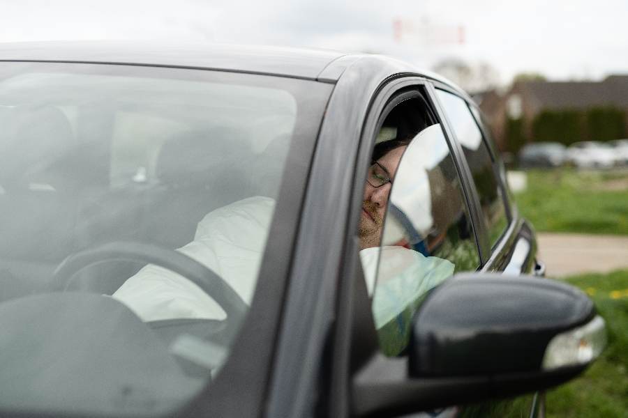 Ook in Zeeland slapen mensen in auto’s: ‘Dringend meer huisvesting nodig voor daklozen’
